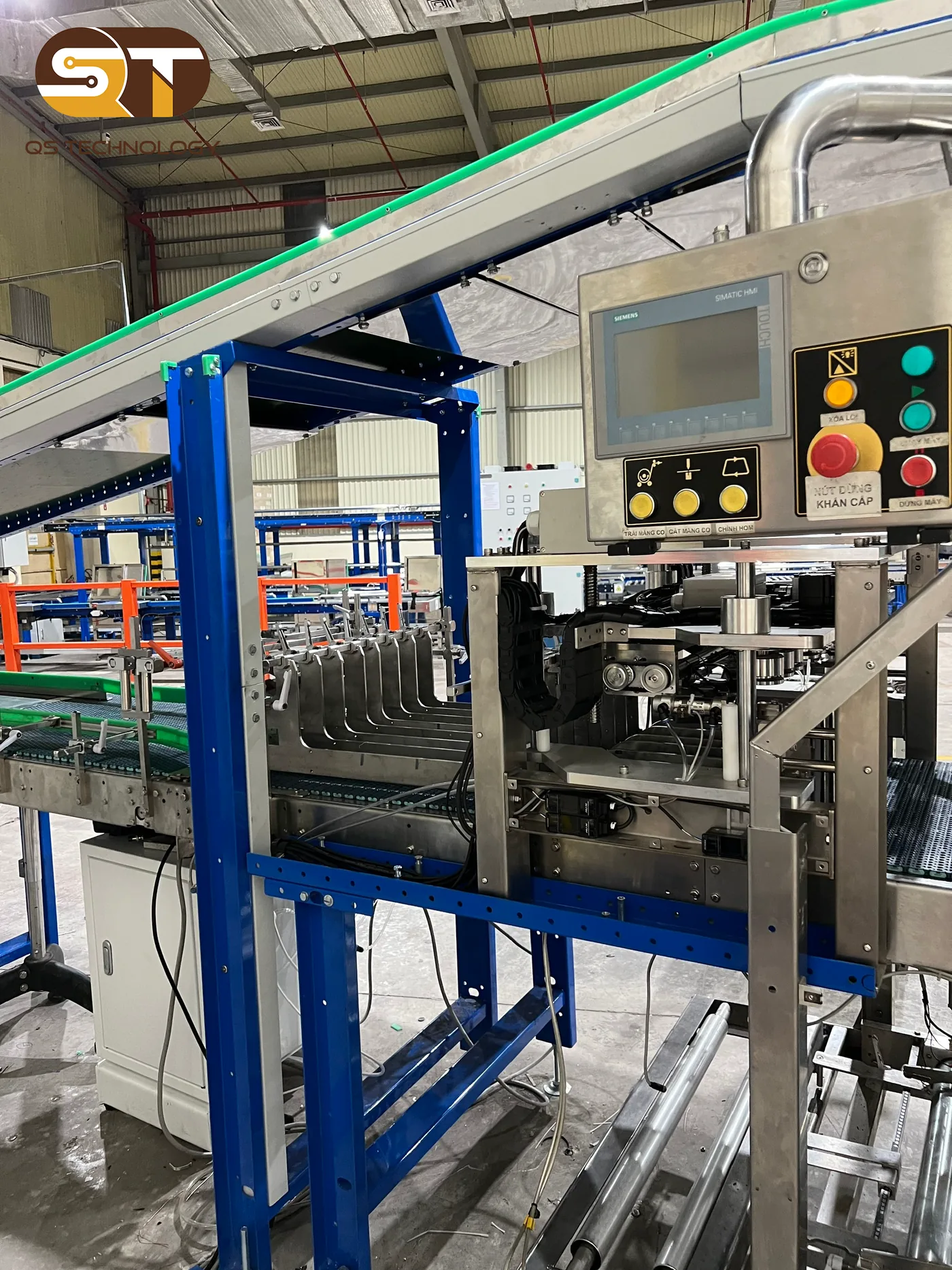 Bảng điều khiển và màn hình Siemens
